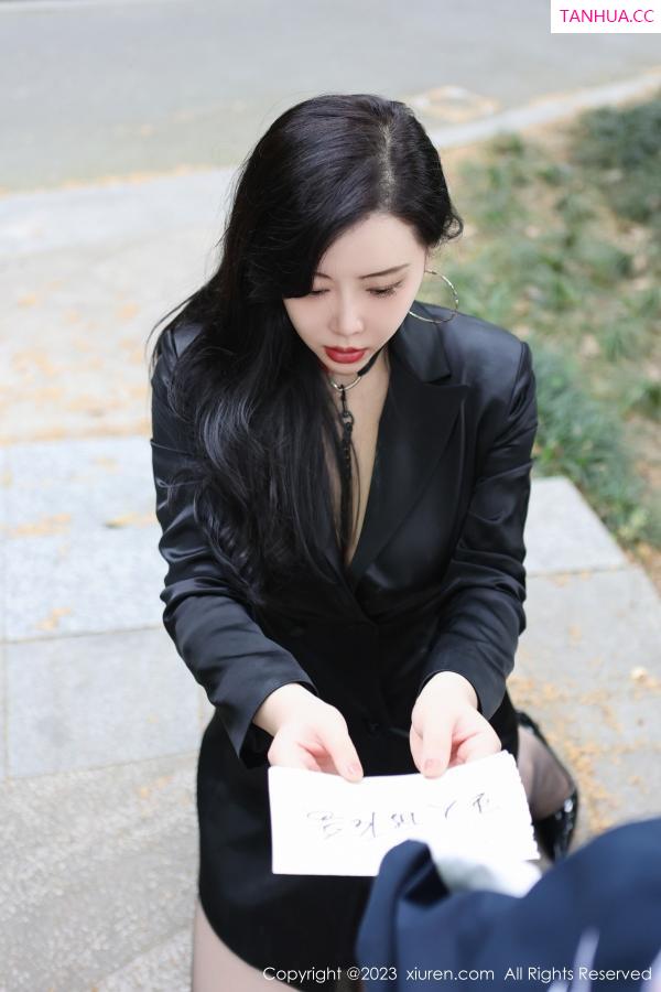 王格 王婉悠 [XiuRen]高清写真图 2023.06.20 No.6950 王婉悠Queen 丝袜美臀第5张图片